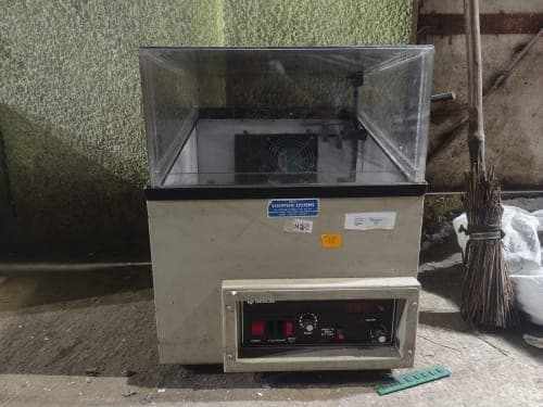 NEOLAB Laboratory Shaking Incubator – Temperature-Controlled Laboratory Shaker Refurbished NEOLAB Laboratory Shaking Incubator – Temperature-Controlled Laboratory Shaker