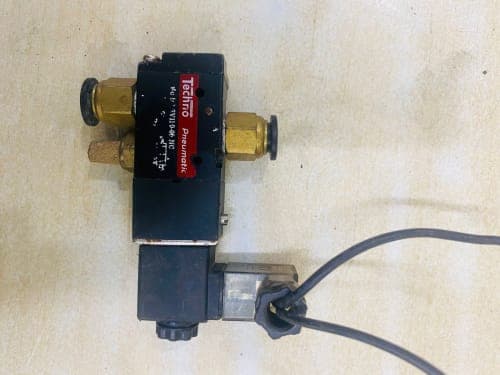 Used Techrio Pneumatic V110-06 NC Solenoid Valve – High-Performance Air Flow Control Valve Refurbished Used Techrio Pneumatic V110-06 NC Solenoid Valve – High-Performance Air Flow Control Valve